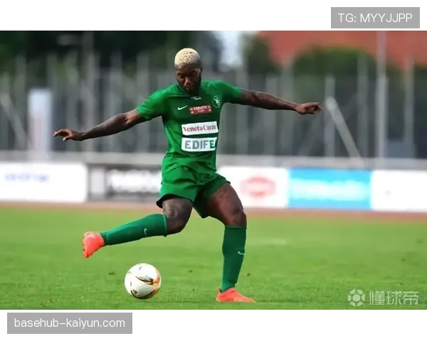 前法国国脚在专栏中批评某些球队“为控球而控球”的消极踢法